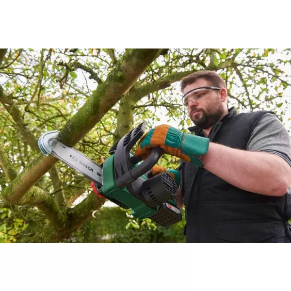 Aku řetězová pila 18V bez aku Bosch UniversalChain 18 06008B8001