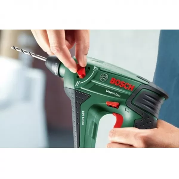 Aku vrtací kladivo 18V 2x2,5Ah Bosch Uneo 0.603.952.327