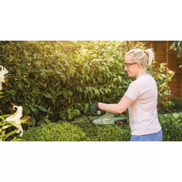 Aku nůžky na živý plot Bosch EasyHedgeCut 18-45 0600849H03