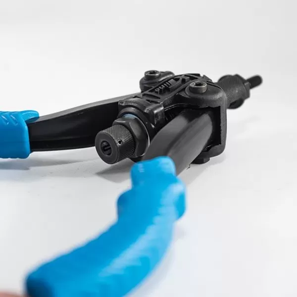 Nýtovací kleště na maticové nýty 260 mm Xtline XT0617