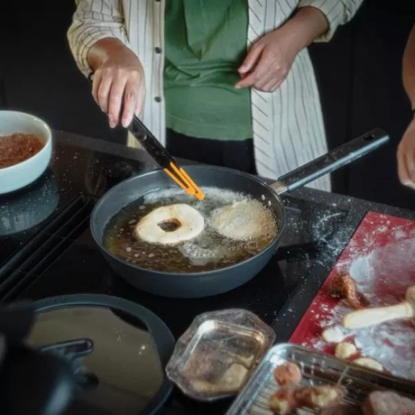 Hard Face Rendlík s nepřilnavým povrchem 28 cm Fiskars 1075530