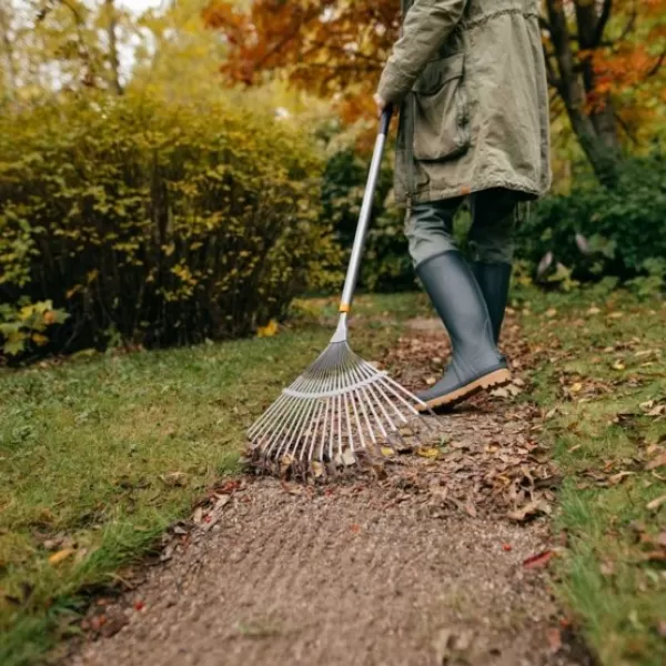 Ergonomic hrábě na listí vějířové Fiskars 1076977