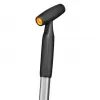 Ergonomic hrábě na půdu se zahnutou násadou Fiskars 1077112