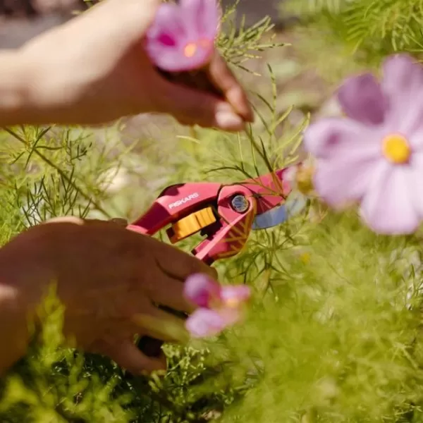 Inspiration nůžky zahradní dvoučepelové Ruby Fiskars 1003657