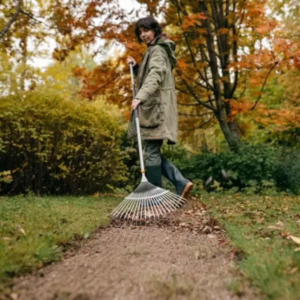 Ergonomic hrábě na listí vějířové Fiskars 1076977