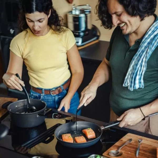 Hard Face Pánev na smažení s nepřilnavým povrchem 26 cm Fiskars 1075459