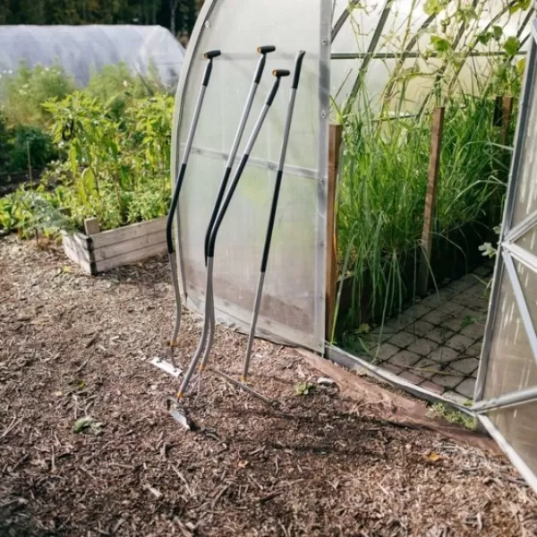 Ergonomic hrábě na půdu Fiskars 1077113