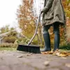 Ergonomic koště se zahnutou násadou Fiskars 1077114