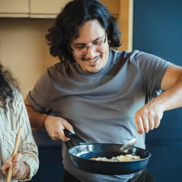 Hard Face Pánev na smažení s nepřilnavým povrchem 28 cm Fiskars 1075520