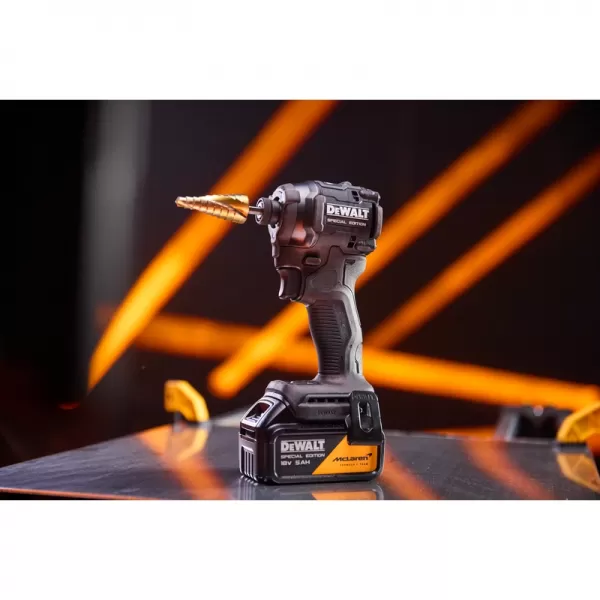 Aku rázový utahovák 18V/1x5,0Ah McLaren DeWALT DCF86MP1T