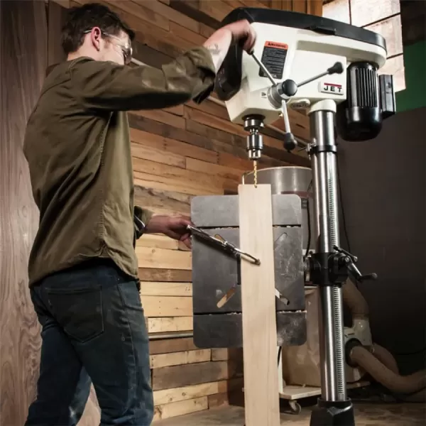 Stojanová vrtačka 230V JET JDP-17