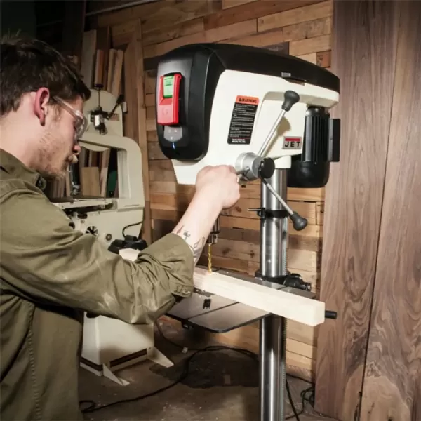 Stojanová vrtačka 230V JET JDP-17