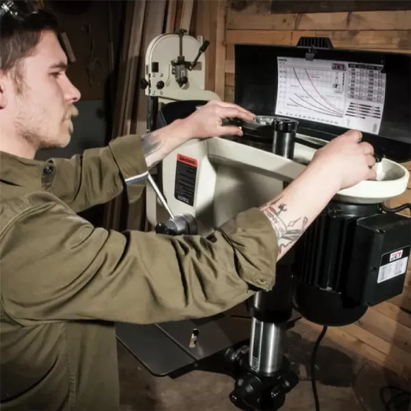 Stojanová vrtačka 230V JET JDP-17