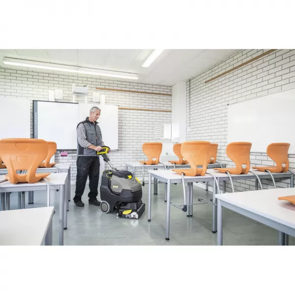 Podlahový mycí stroj s odsáváním BR 45/22 C Kärcher 1.783-460.0