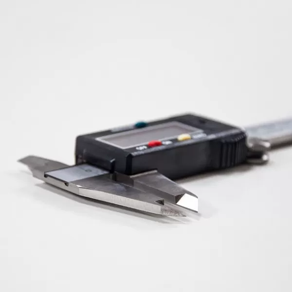 Měřítko posuvné digitální 300mm rozlišení 0,01mm XTline XT130432