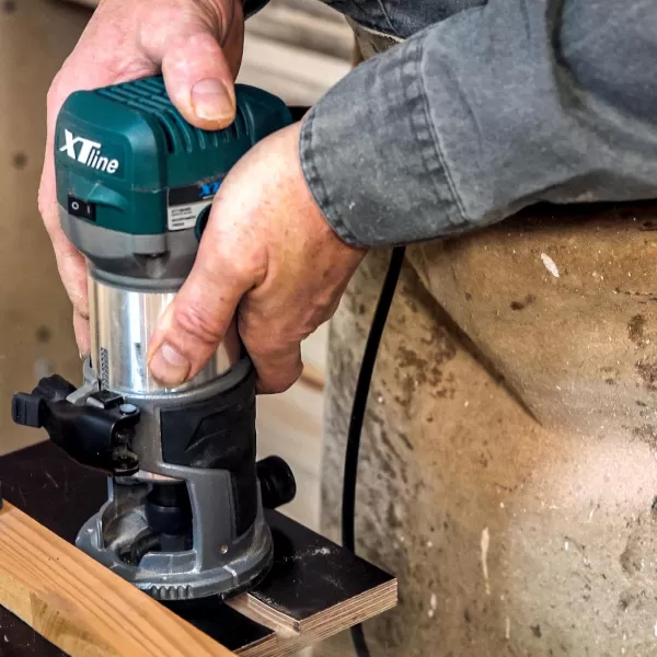 Kombinovaná frézka 710W Xtline XT106400