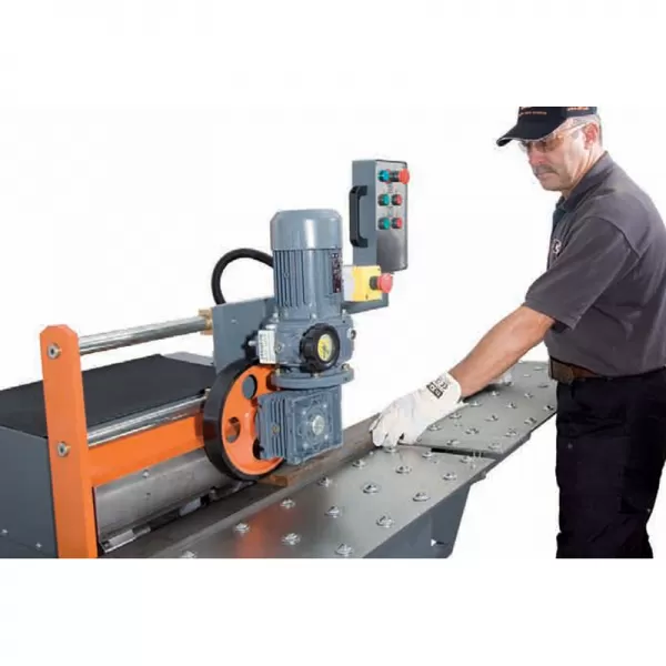 Vstupní a výstupní stůl pro ukosovací systém N.KO Machines UZ20 „Express“