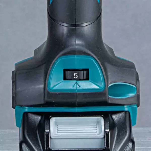 Aku přímá bruska s regulací Li-ion XGT 40V bez aku Makita GD002GZ