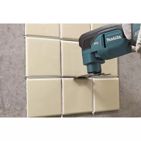 Aku MultiTool s příslušenstvím 18V/2x5,0Ah Makita DTM53RTJX1