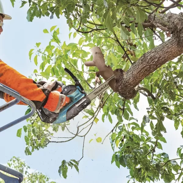 Aku řetězová pila 250 mm Li-ion LXT 18V bez aku Makita DUC258Z