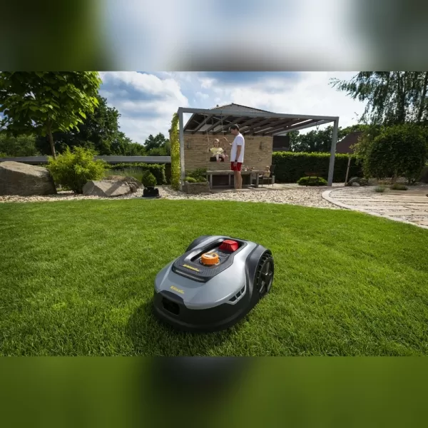 Robotická akumulátorová sekačka 900 m2 Riwall RRM 950 APP