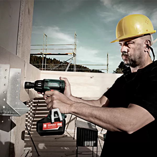 Rázový utahovák SSW 18V 2x3,5Ah LTX 400 BL Metabo 602205820