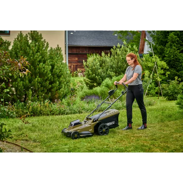 Aku sekačka na trávu 2x20V/2x4,0 Ah CST 430 4BN Narex Camouflage 65406734