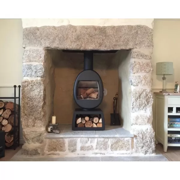 Krbová kamna s podstavcem SCAN 66-4 černý lak