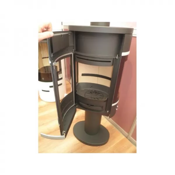 Krbová kamna s nohou s bočním prosklením, hliníkové lišty SCAN 68-10 černý lak