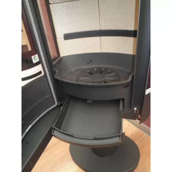 Krbová kamna s nohou s bočním prosklením, hliníkové lišty SCAN 68-10 černý lak