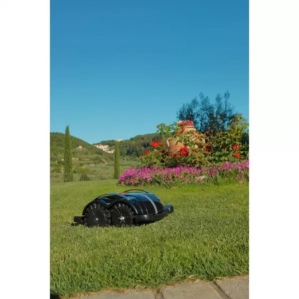 Robotická travní sekačka ZCS TECH D6