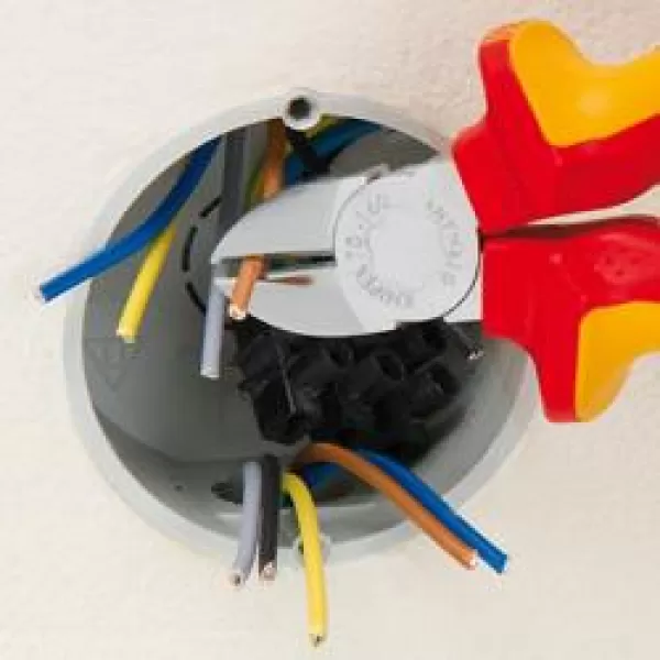 Boční štípací kleště Knipex 70 06 180