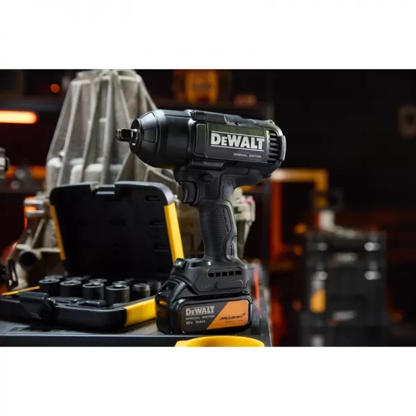 Aku rázový utahovák s vysokým momentem 18V/2x5,0Ah McLaren DeWALT DCF99MP2T