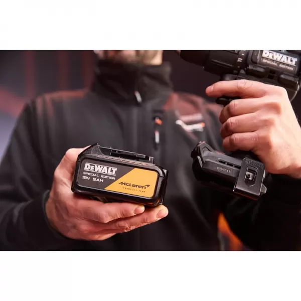 Aku příklepová vrtačka 18V/2x5,0Ah McLaren DeWALT DCD86MP2T