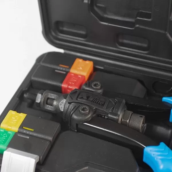 Nýtovací kleště na maticové nýty 260 mm Xtline XT0617