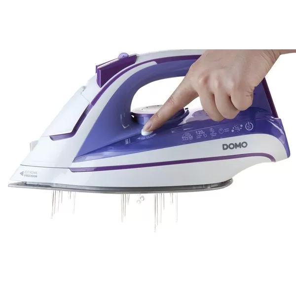 Napařovací žehlička DOMO DO7052S
