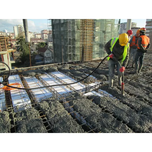 Vysokofrekvenční ponorný vibrátor o průměru 52mm HERVISA PERLES AV 525 T