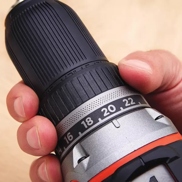 Dvourychlostní aku vrtačka 18V bez aku Black&Decker BL186N