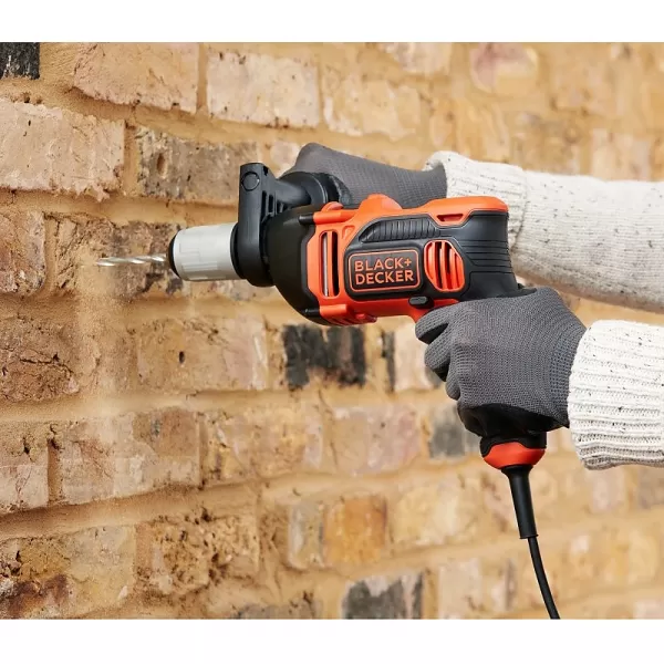 Příklepová vrtačka Black&Decker BEH850K