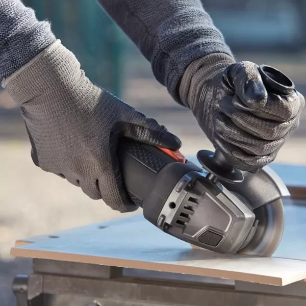 Úhlová bruska 115mm Black&Decker BEG210