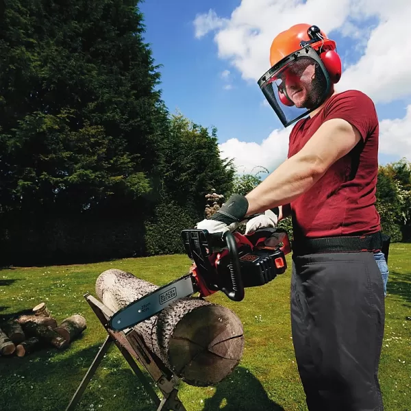 Aku řetězová pila BLACK&DECKER GKC1825L20