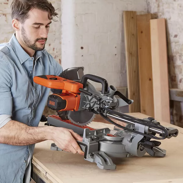 Pokosová pila 254mm Black&Decker BES710