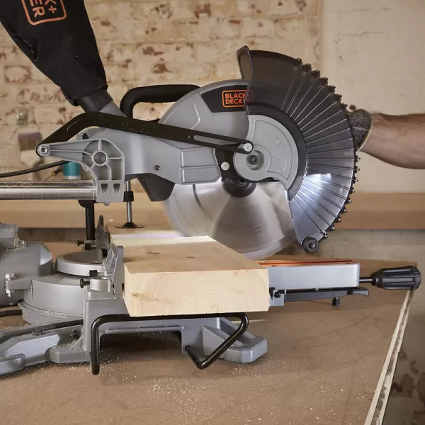 Pokosová pila 254mm Black&Decker BES710