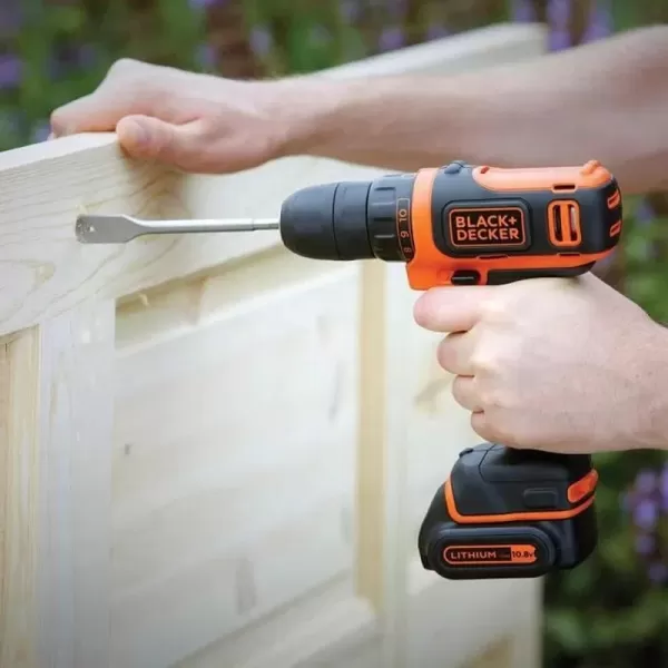 Aku vrtačka 10,8V 1,5Ah Black&Decker BDCDD121KA