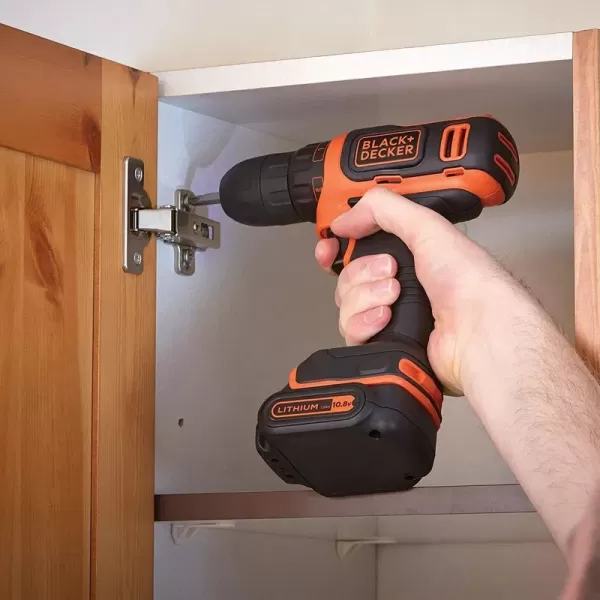Aku vrtačka 10,8V 1,5Ah Black&Decker BDCDD121KA