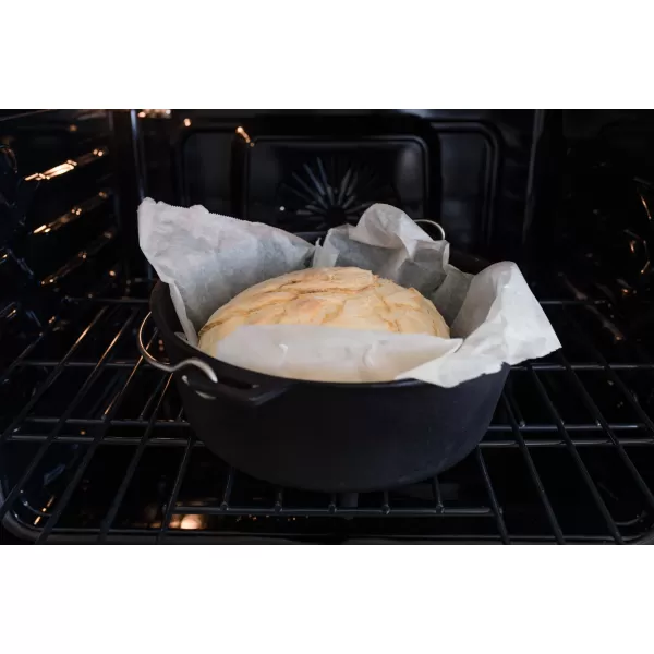 Univerzální litinový hrnec s poklicí 25 cm Camp Chef