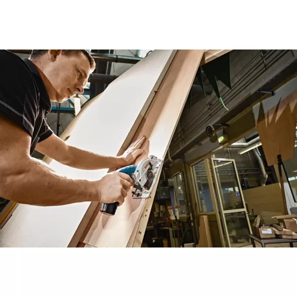 Aku okružní pila 2x3,0Ah Bosch GKS 12V-26 0.601.6A1.005