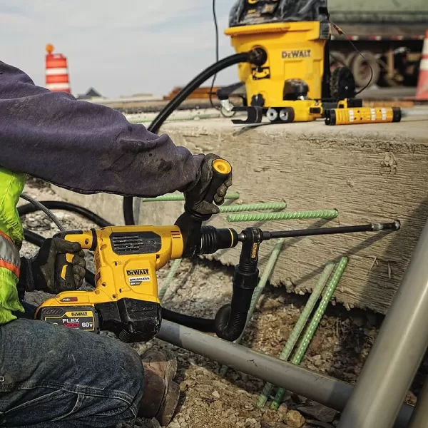 Dutý vrták s odsáváním SDS-MAX 16x600mm DeWALT DT60230