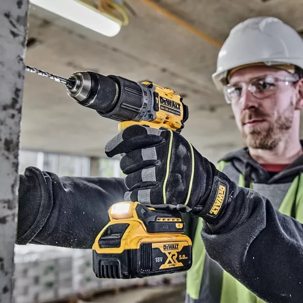 Aku příklepová vrtačka 18V 2x5,0Ah DeWALT DCD805P2T