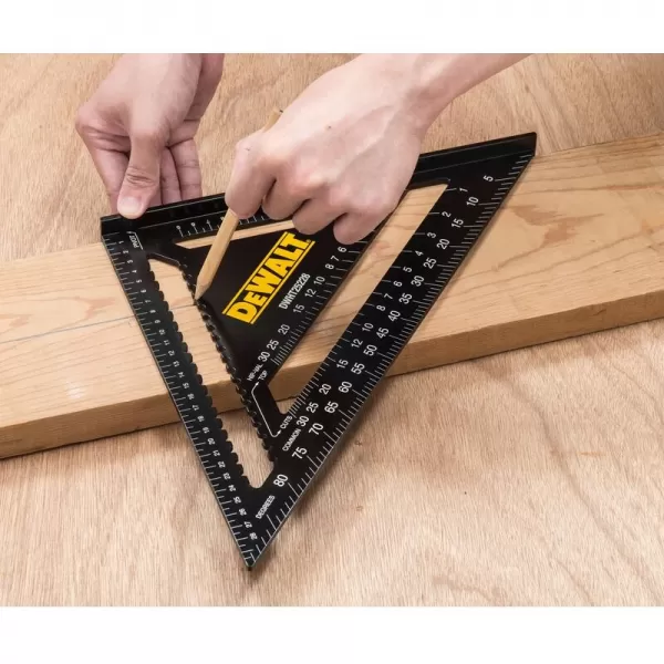 Úhelník pro tesaře – 30 cm DeWALT DWHT25228-0